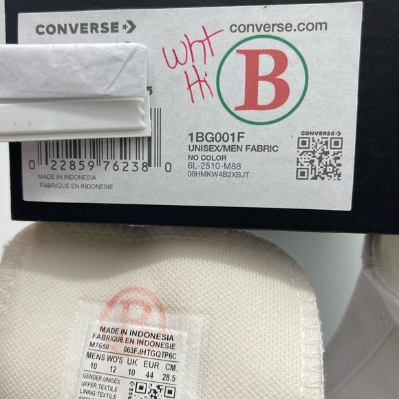 Converse Men’s Chuck Taylor All Star White High Top Shoes
Whit High-Top Sneakers - Picture 16 of 16